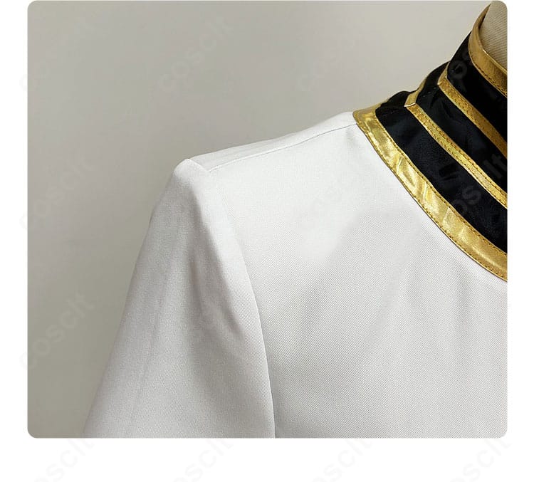 肩周りの装飾詳細。直線基調のショルダーラインと意匠を再現。