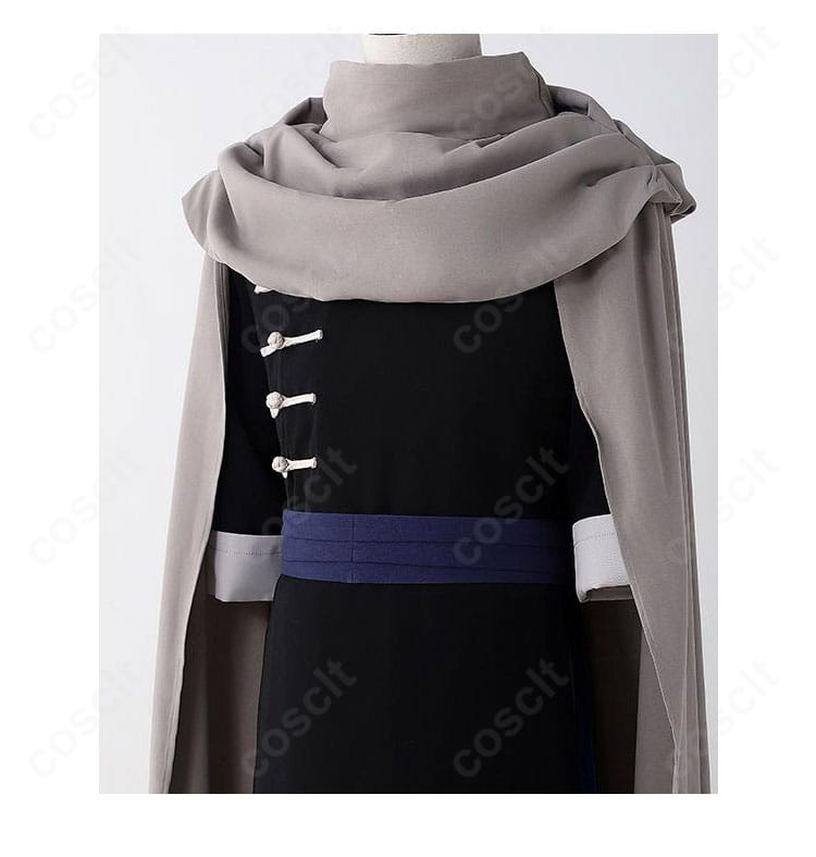 神威コスチュームの腰部装飾アップ。腰の装飾パーツと縫製の仕上がりが確認できる写真。