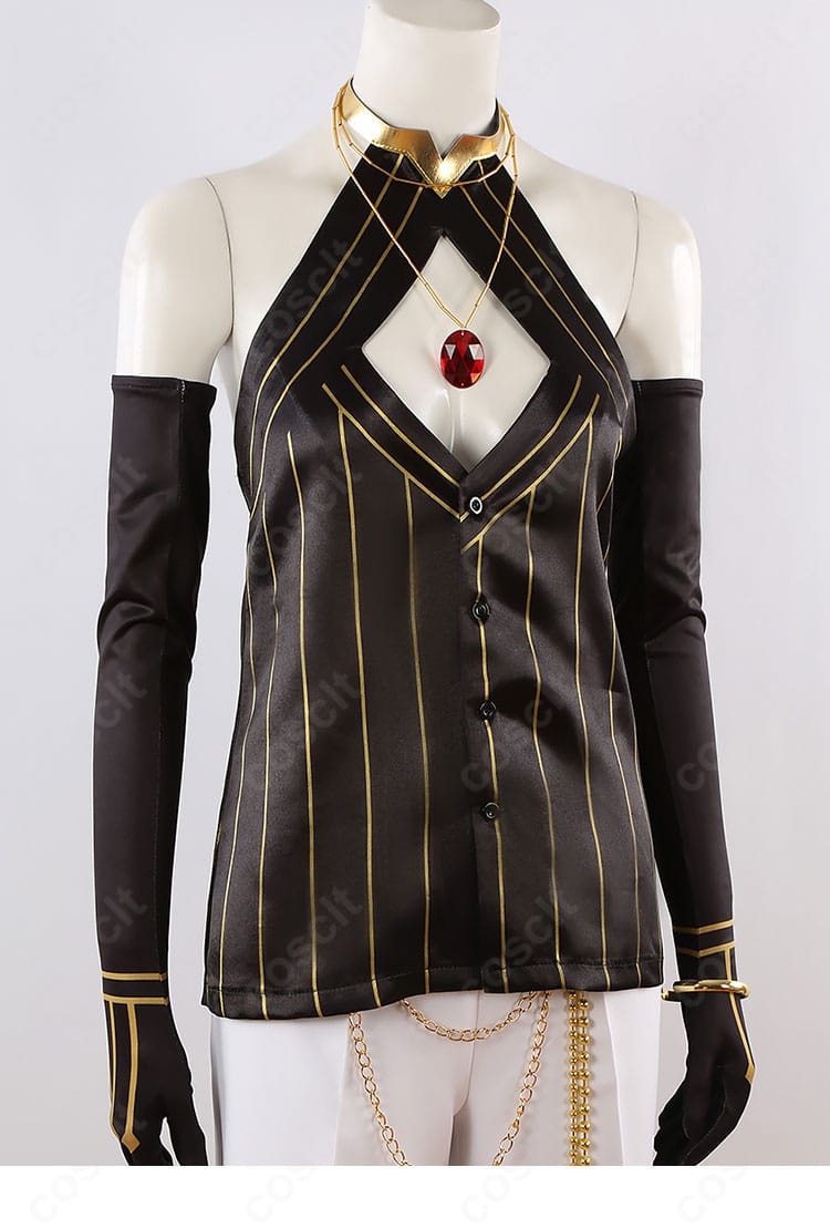 インナー前面の装飾詳細。胸元パーツと生地のテクスチャーを再現。