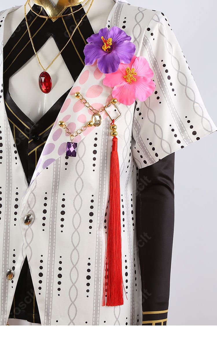 衣領部の花とフリンジ装飾のアップ。エレガントな意匠と縫製の仕上がりが分かる。