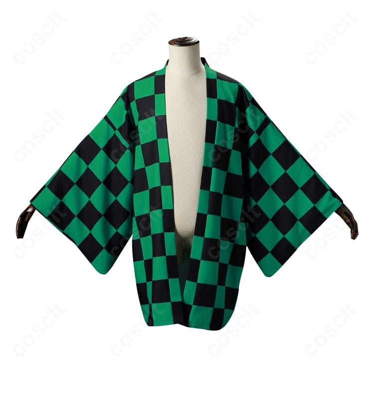 羽織の襟元と袖口ディテール。市松模様と縫製ラインを忠実に再現した装飾。