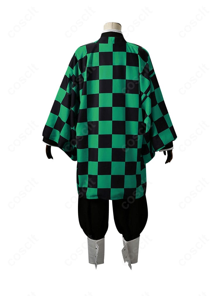 竈門炭治郎 コスプレ衣装の背面。羽織の落ち感と隊服のシルエットが整った後ろ姿。