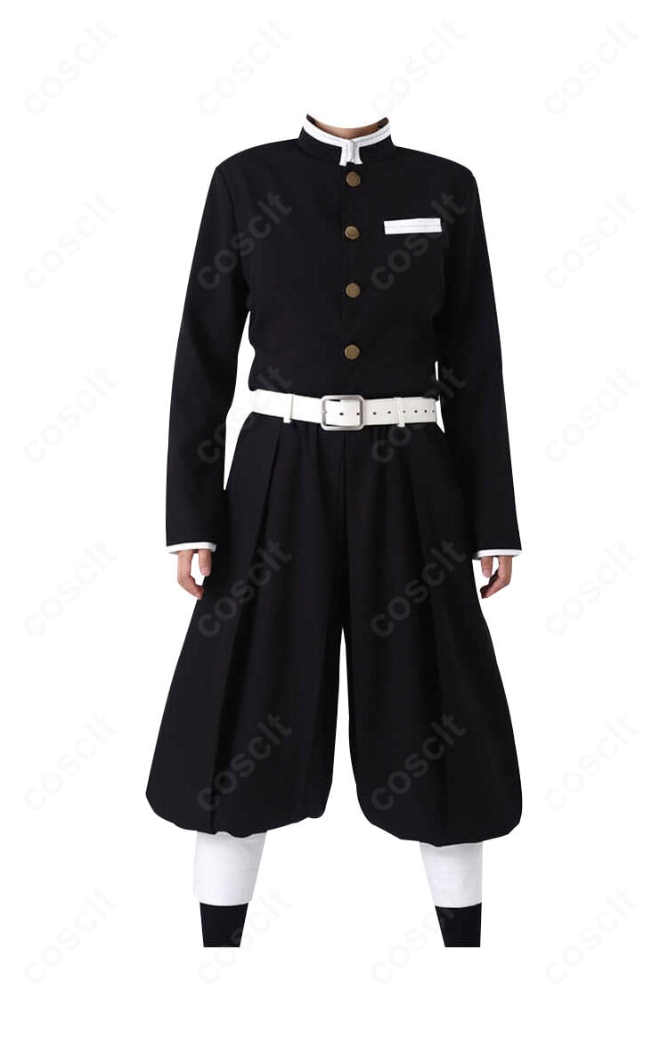 羽織の刺繍クローズアップ。左右非対称の意匠と生地のハリ、エッジの美しさが分かる高品質な仕上がり。