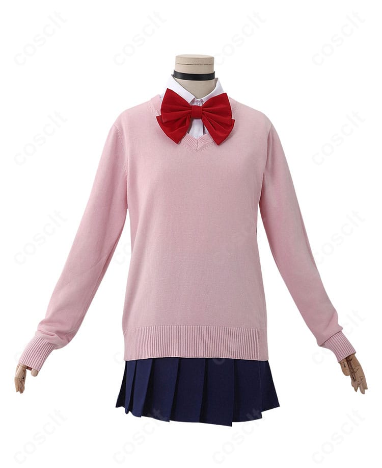 ダンダダン 綾瀬桃 コスプレの正面全身。セーターとプリーツスカートのバランスが分かる制服スタイル