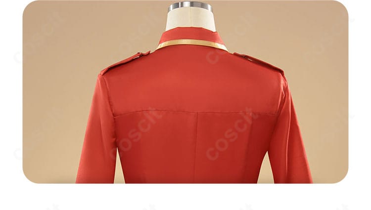 背面装飾のクローズアップ。背中心の縫い合わせと装飾、生地の質感を描写。