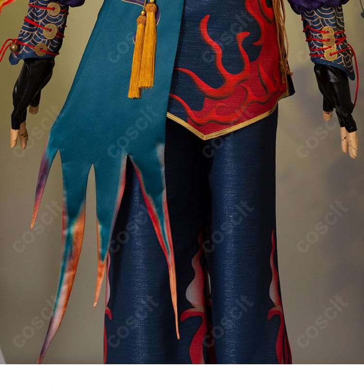 裾部分の装飾クローズアップ。縁取りとパターンで中華風テイストを上品に表現。