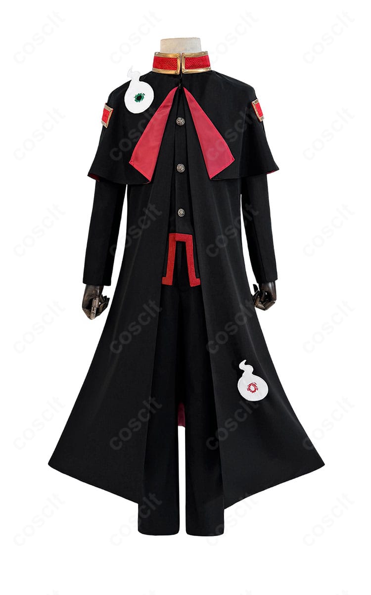 花子くんコスプレ衣装の前面全体。上着とズボン、マントのラインや色味が確認できます。