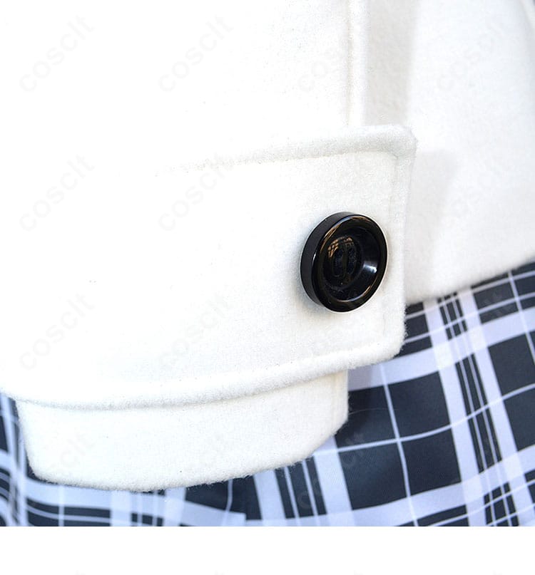 マシュ冬服の袖口ディテール。カフスの形状とステッチワークを示すクローズアップ。