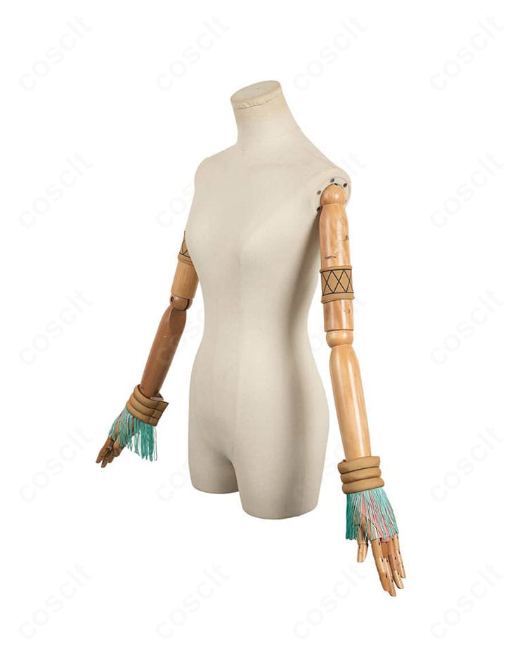 ルーシィ・ハートフィリア 踊り子衣装の腕飾り左側面。縫製と留め具の位置を確認できる詳細。