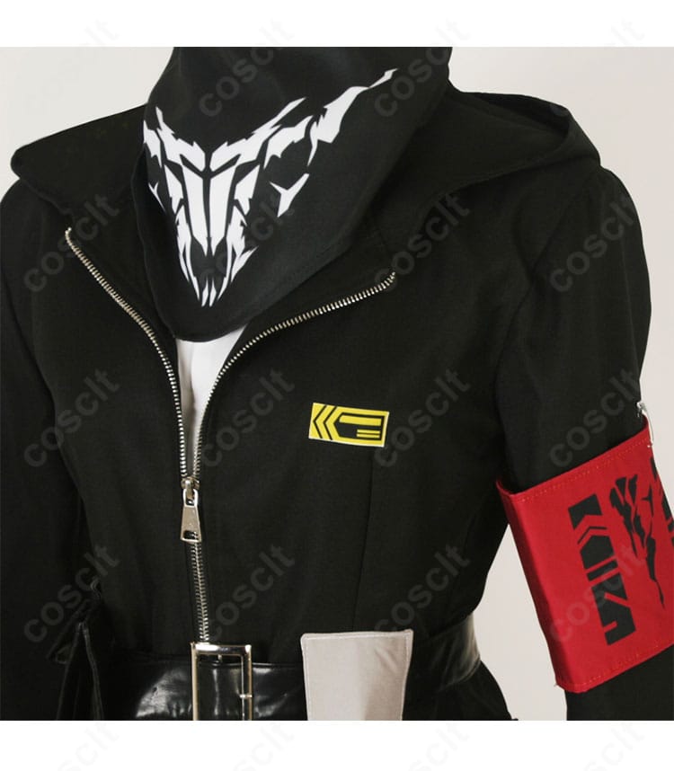 袖口と胸元装飾の詳細。袖の形状と胸前のアクセント配色、素材のハリと発色を強調したディテール。