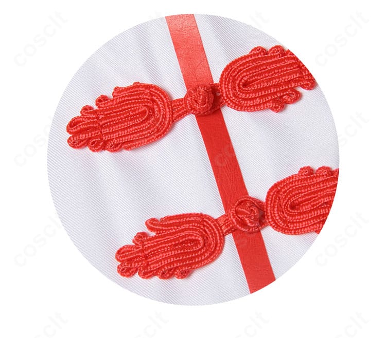 神楽 5年後コスプレ衣装の上衣襟元装飾アップ。刺繍風ディテールと装飾バランスが見えるクローズアップ