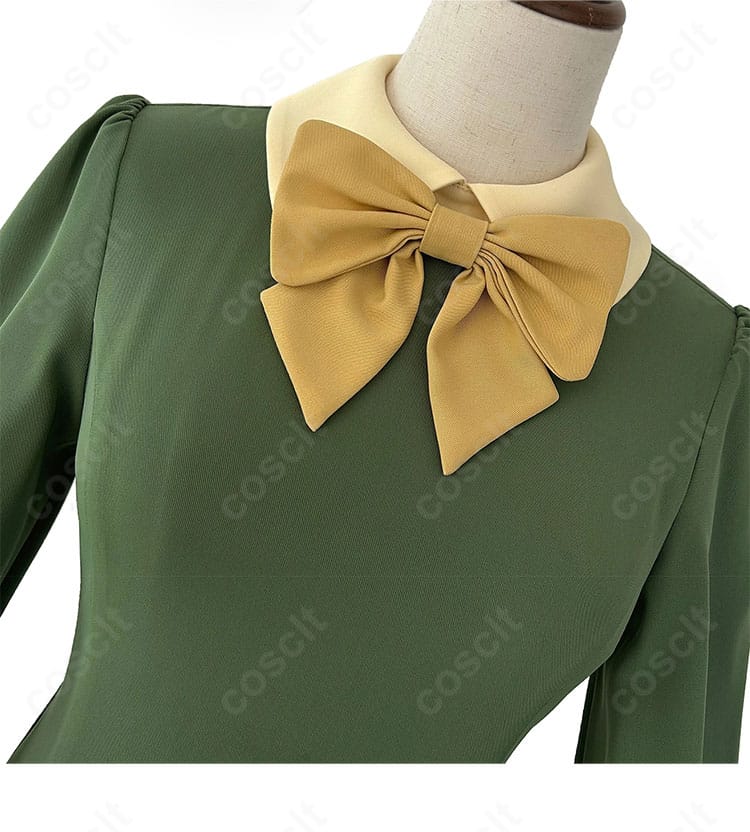 惣流・アスカ・ラングレー 制服の襟元ディテール。刺繍とデザインでキャラクターの雰囲気を再現