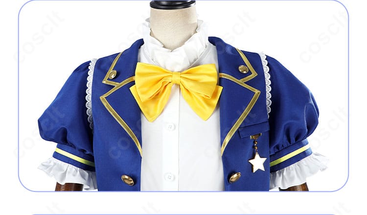 襟元と蝶ネクタイの近接ディテール。結び目の形と発色が明瞭な画像