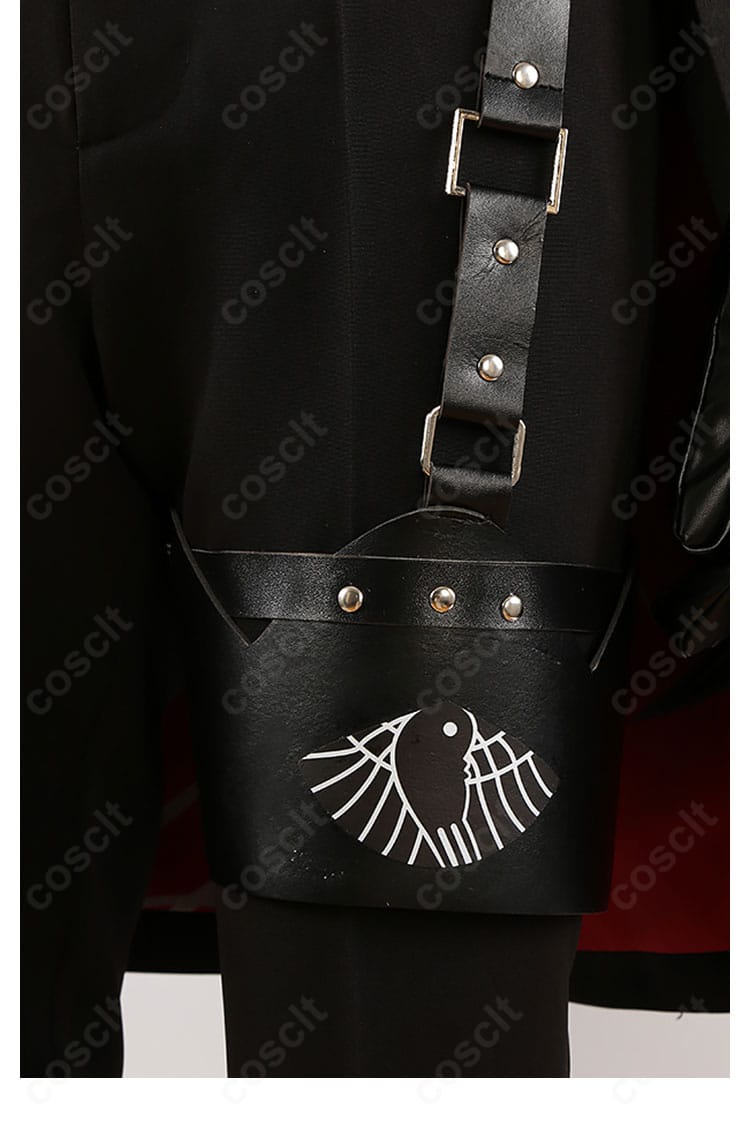 脚部ディテール。太もも飾りとストラップの配置でキャラクター性を表現した後家兼光衣装。