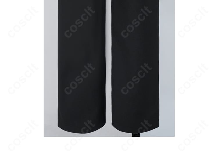 Free! 岩鳶高校 夏男子制服のパンツ部分。テーパード気味のシルエットと端正なプレスで脚長効果。