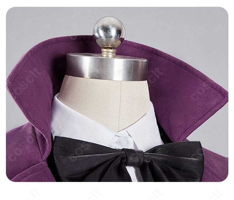 アロイス・トランシー衣装の襟元ディテール。シャツの台襟とコートの縁取りの仕上げが見えるアップ