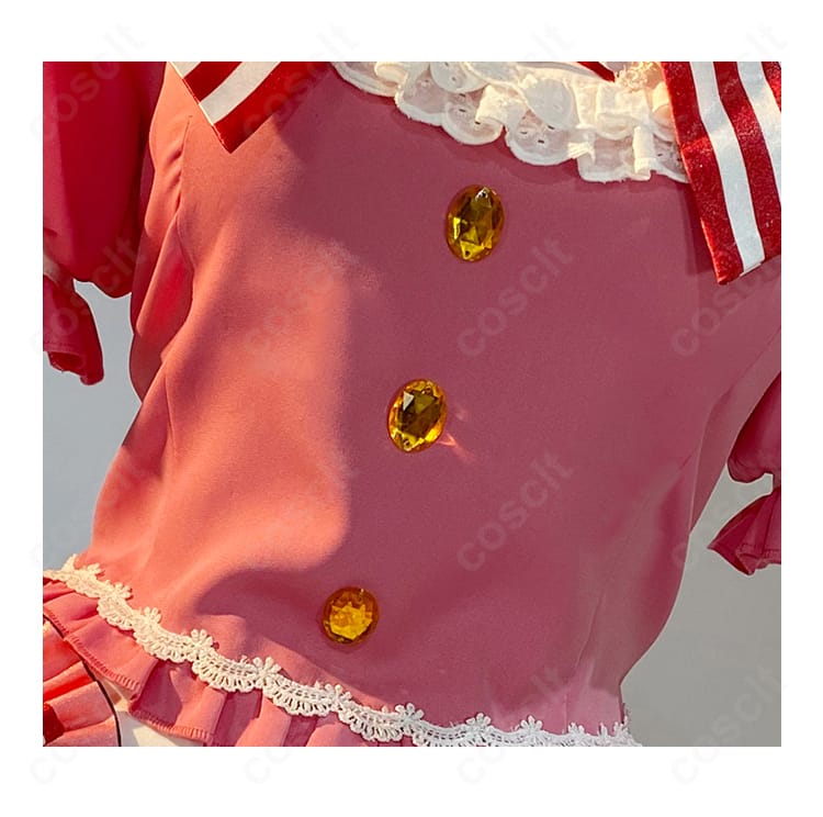 装飾ディテールの接写。胸元リボン、耳飾り、太もも飾りなどの質感と縫製仕上げが確認できるカット。