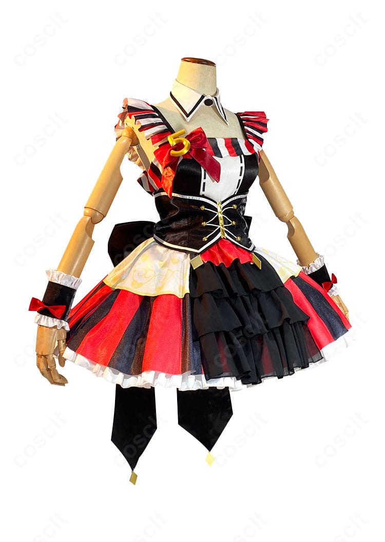 北条そふぃコス右側面。袖やスカートのパネル切り替え、コルセットの質感などディテールを強調。