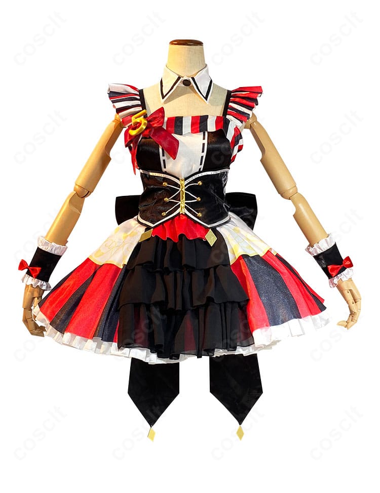 北条そふぃ5周年コスの正面全体。コルセットベルトとAラインワンピースでシルエットが美しいデザイン。