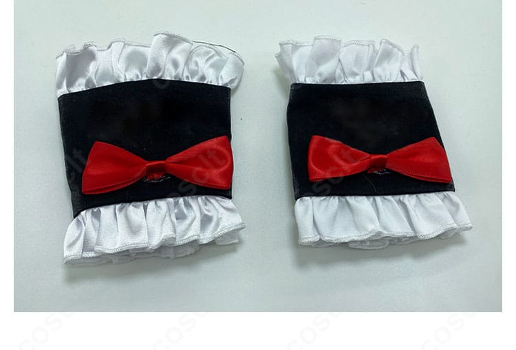 北条そふぃ衣装の手首飾りクローズアップ。レースとリボンの重なりが華やかなアクセサリー。