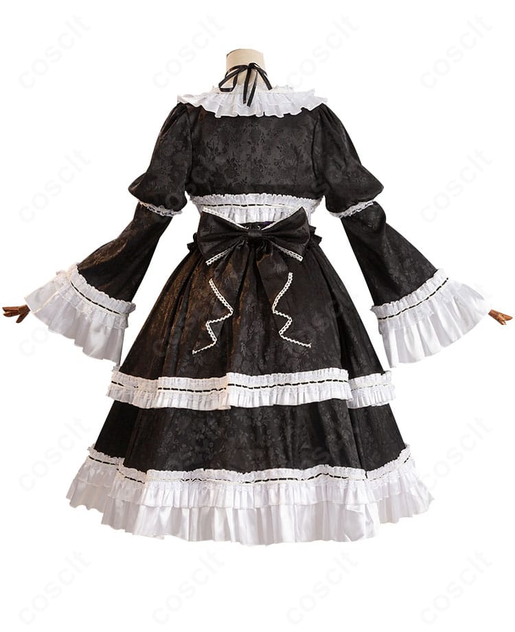 コスプレ衣装の背面写真。背部の大きな蝶結びと後ろ姿のラインを丁寧に再現したディテールが見える。