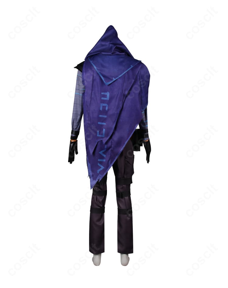 オーメン コスプレ衣装の背面。フードとマントのドレープ、背面パネルの切替デザインを詳細に紹介。