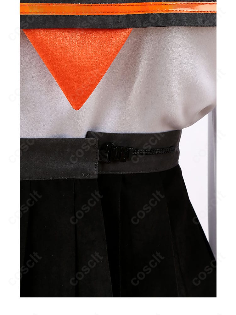 FGO 岸波白野(ザビ子)コスプレ衣装 スカート背面の装飾。プリーツの落ち感と背面のディテールを示す。