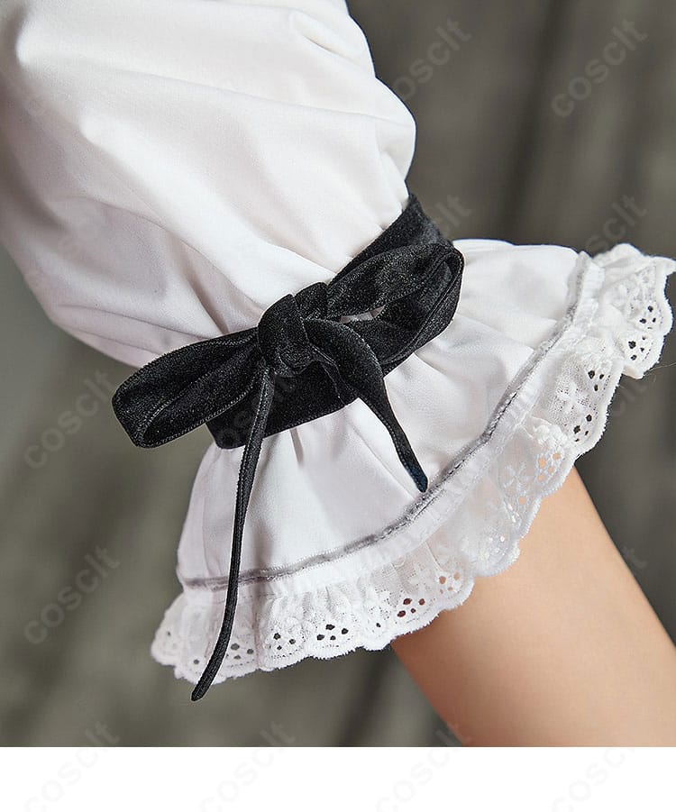 ホロ アルザス民族衣装の袖口装飾とカフデザインの近接画像