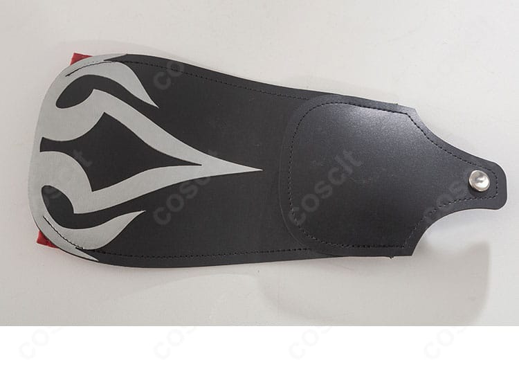 崩壊:スターレイル モゼ 無 コスプレ衣装の前腕パーツ詳細。手首飾りと装甲風の質感が映える。