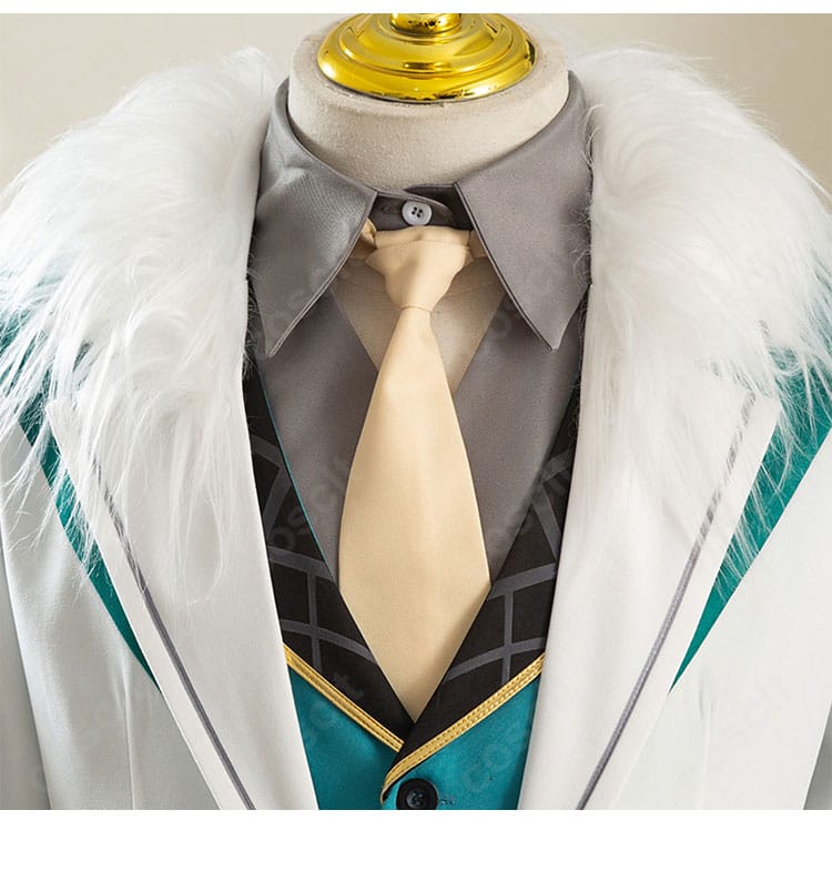 襟元とネクタイのアップ。結び目・ピンの意匠など精緻なデザインを示す画像