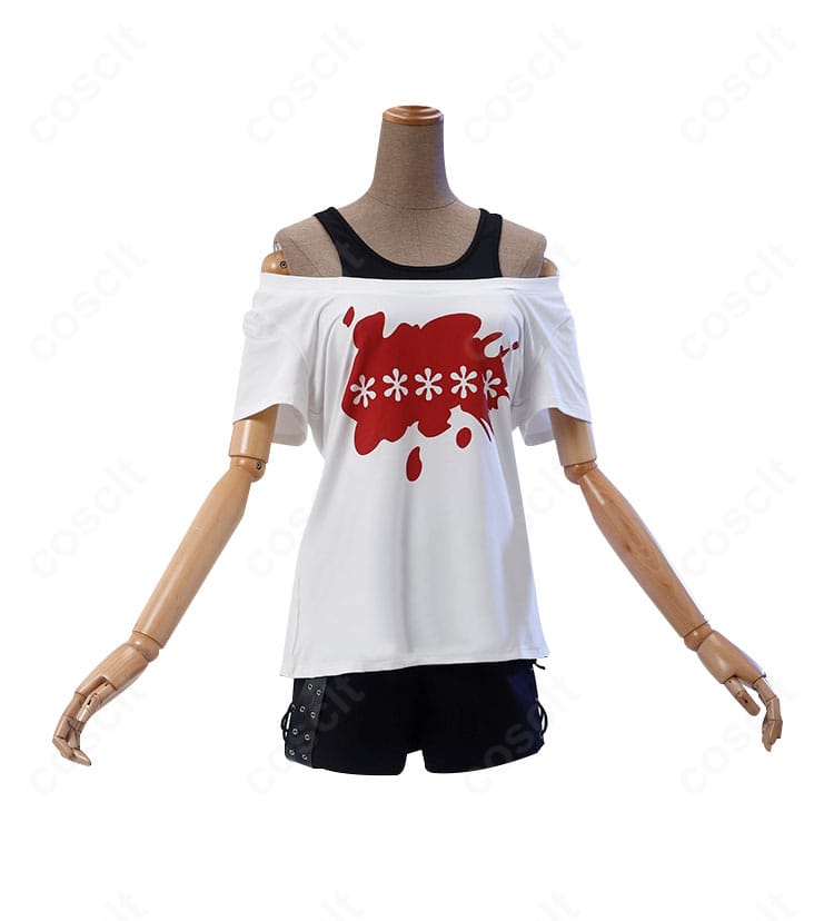 コスプレ衣装の内側ディテール。トップスとベルト周辺の構造と重なりを示す近接カット。