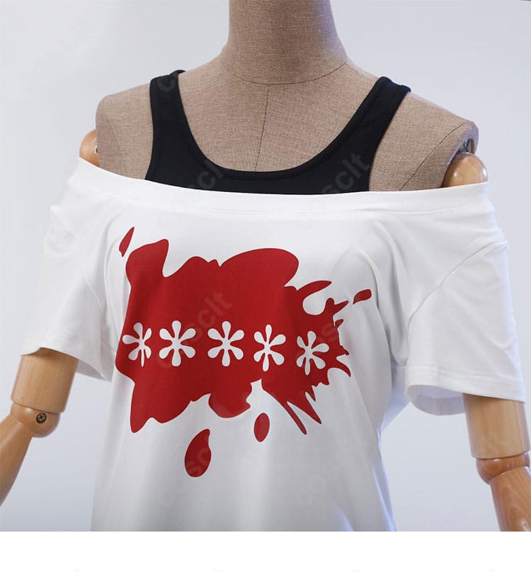 佐倉双葉 私服トップスの半袖部分に入るグラフィックと装飾の拡大。キャラクター性を反映した意匠を確認。