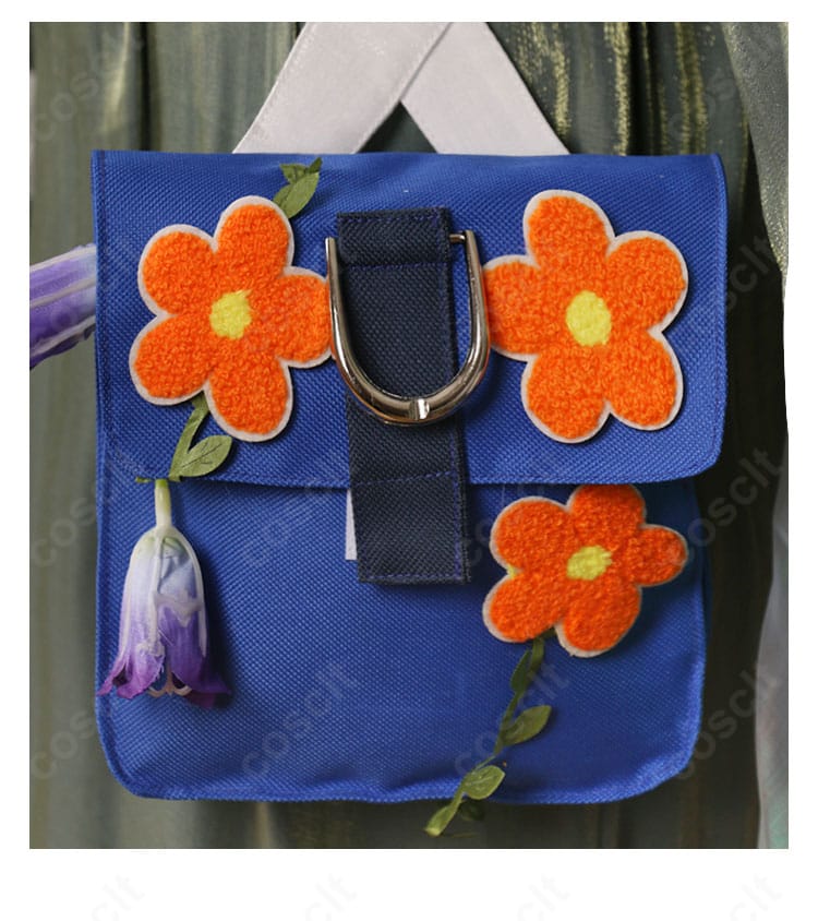 清潔な翼のウエストポーチ詳細。収納性と装飾性を両立したデザイン。