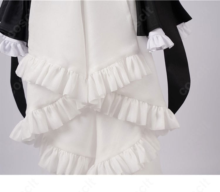 宝鐘マリン コスプレ衣装 スカート背面の装飾配置と揺れ感