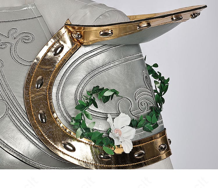 肩袖装飾の接写。ケープ風ラインとエッジの装飾で騎士感を演出。