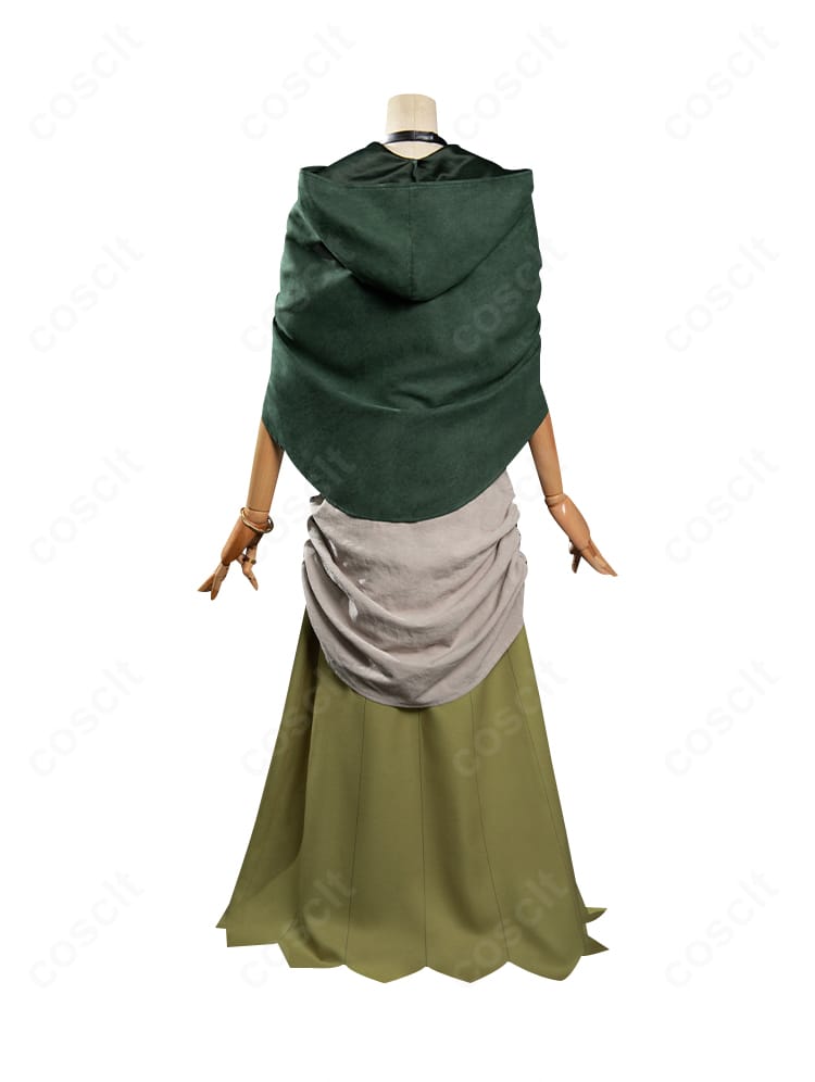 シスヒス コスプレ衣装の背面。マントの広がりと背中の刺繍ディテールを丁寧に再現