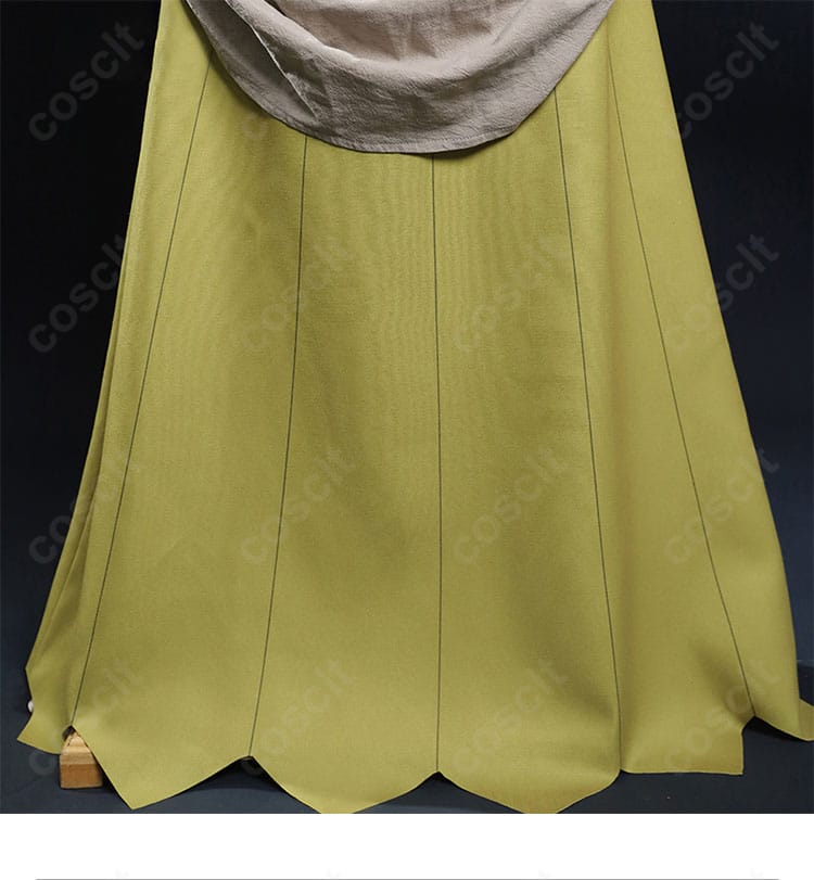 シスヒス衣装のスカート部分ディテール。裾の装飾とレイヤードが美しいデザイン