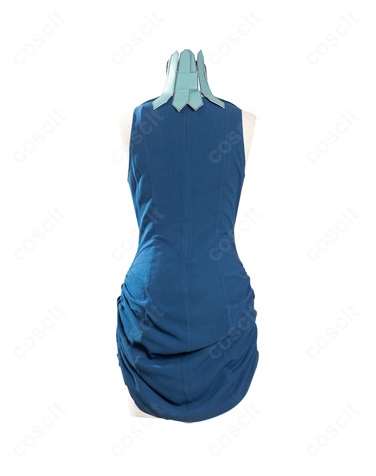 ダンジョン飯 マルシル・ドナトー コスプレ衣装の背面。着脱しやすい開閉構造と後ろ姿の再現