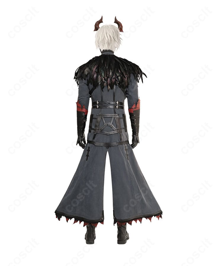 セフィロス コスプレ衣装の背面図。ロングコートの後ろ姿とベルト・マントの配置バランスを確認できる。