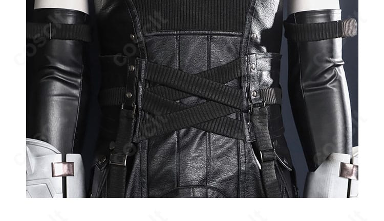 セフィロス 羽刃の修験装コスプレの腰部装飾。ベルトの重なりと固定方法、金具の配置が分かる構図