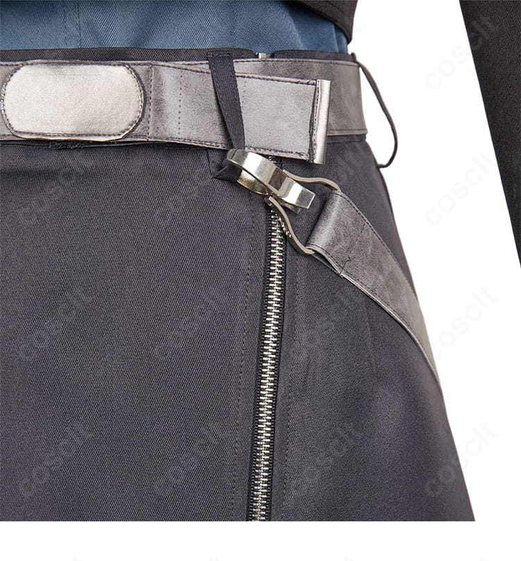 亜白ミナ衣装の腰帯・ベルト装飾ディテール。バックル形状と装着位置の説明用クローズアップ