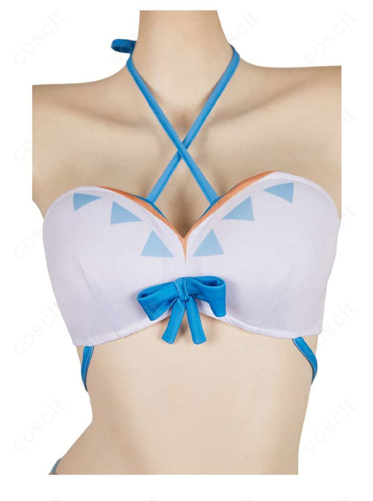 原神 蛍 ナタ温泉水着コスプレの上衣装飾ディテール。胸元の意匠と配色の近接