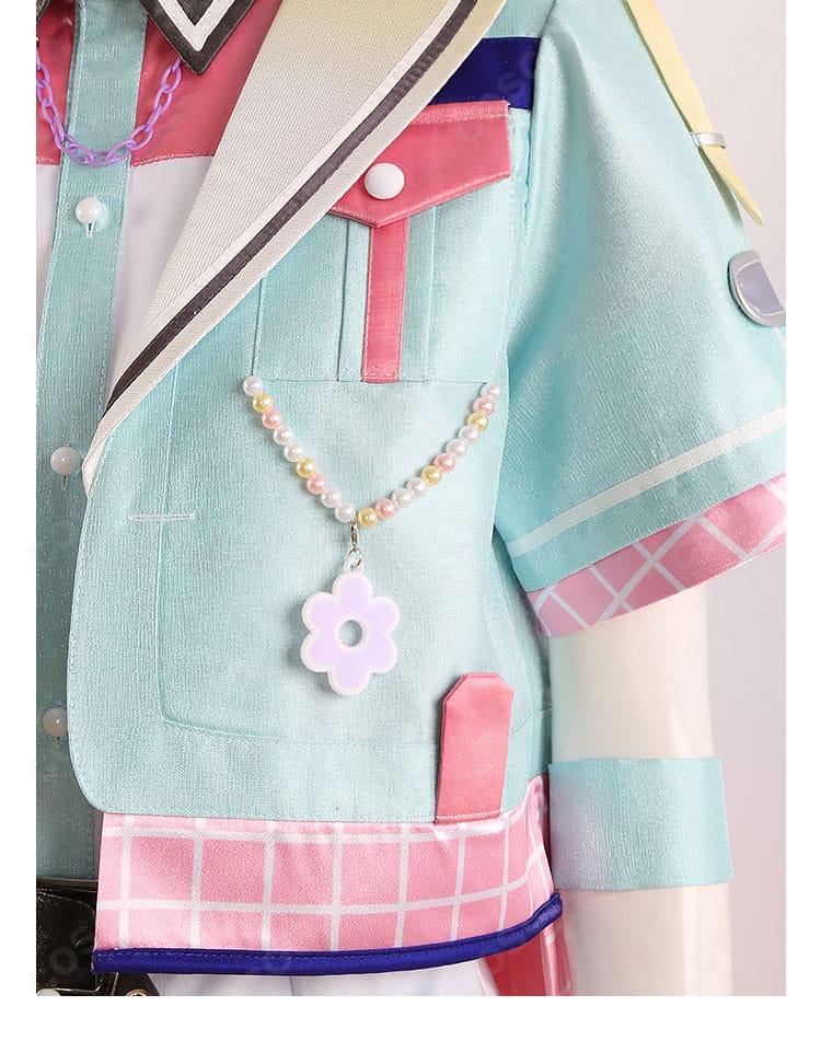 ポケット周りの装飾ディテール。フラップ形状とパイピング、機能とデザインの両立を示す。