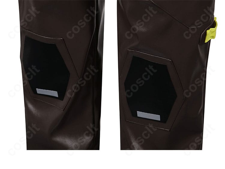 手袋部分のクローズアップ、精緻なカッティングと仕上げの良さ