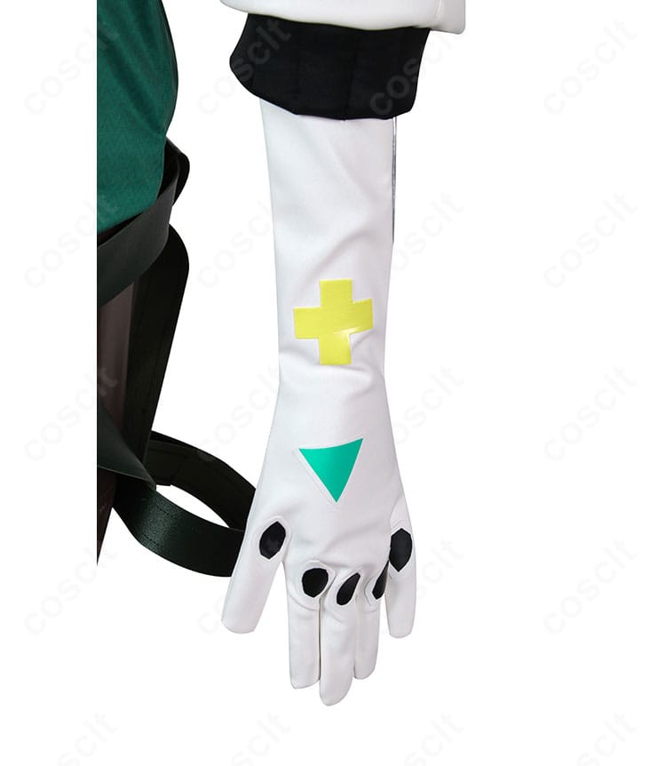 外套背面と襟の装飾を捉えたカット、特徴的な背面意匠を強調