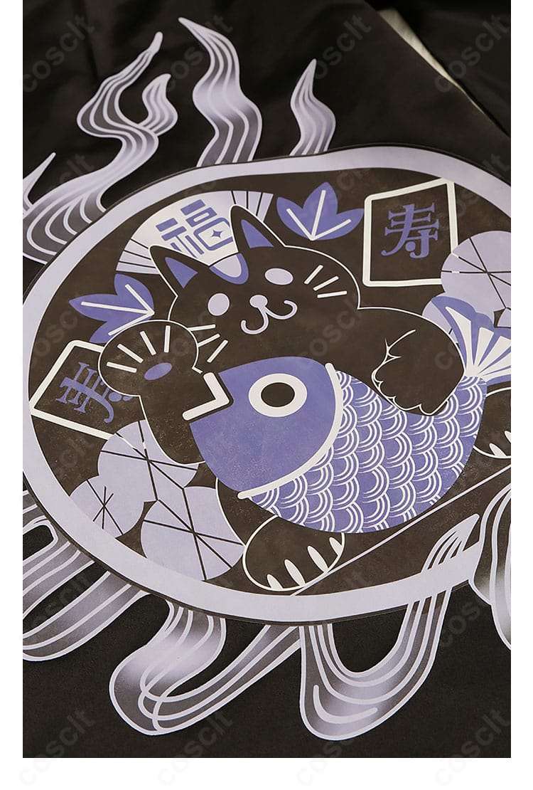 衣装裾（裾飾り）の装飾ディテール。縁取りのコントラストで撮影映えする設計。