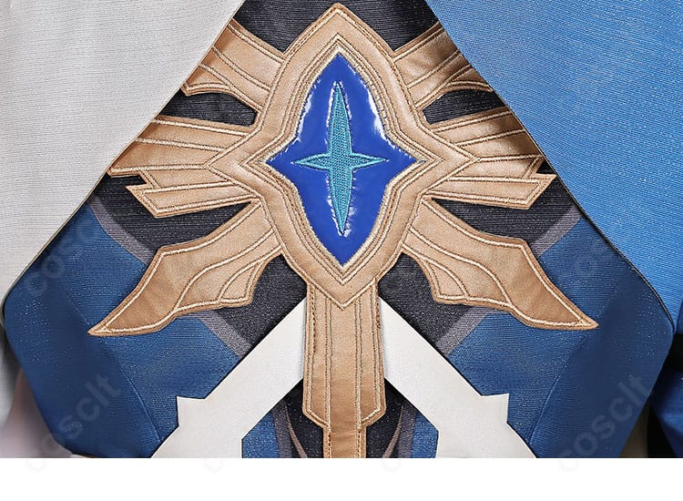 サンデー新衣装の背部装飾アップ。精緻な意匠がコート背面のアクセントに。