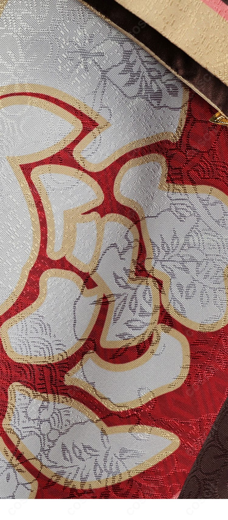 袖裾の装飾ディテール。配色のコントラストと縁取りの美しさが際立つ。