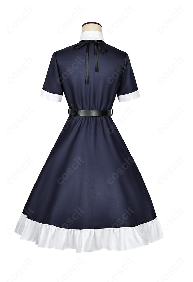 衣装背面の装飾ディテール。縁取りと意匠の質感が伝わる仕上げ。