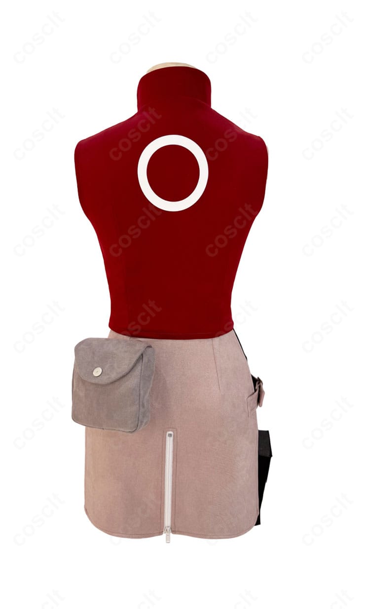 春野サクラのコスプレ衣装 背面全体。背中のシルエットやウエストポーチ位置、アームカバーの長さなど背面ディテールが確認できる画像。